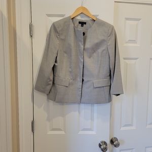 Gray cropped/3/4 length pant suit
